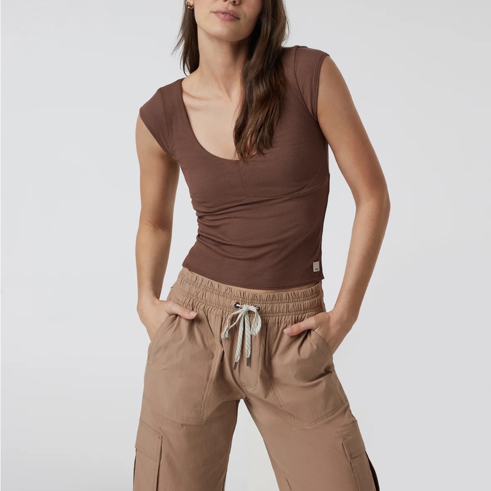Vuori Cove V-Neck Tank Brown Pepper  Top Sz S Athliesure Ribbed Slimming